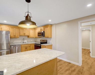 110 Wise St S - Photo Thumbnail 8