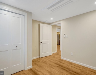 110 Wise St S - Photo Thumbnail 24
