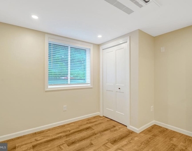 110 Wise St S - Photo Thumbnail 23