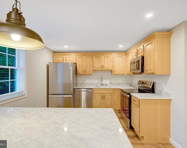 110 Wise St S - Photo Thumbnail 7