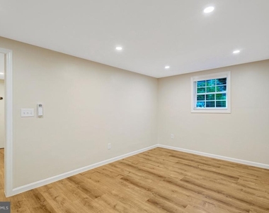 110 Wise St S - Photo Thumbnail 14