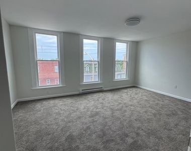 666 E Market Street - Photo Thumbnail 3