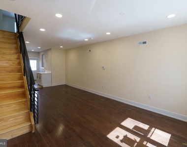 1926 S Lambert Street - Photo Thumbnail 2