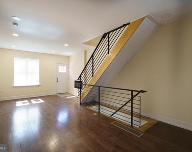 1926 S Lambert Street - Photo Thumbnail 3