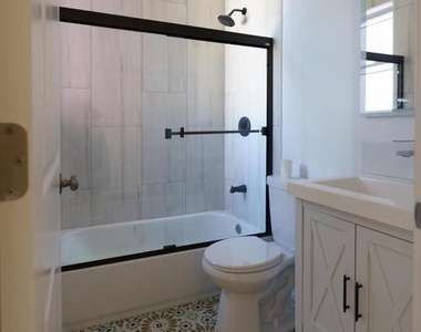 1926 S Lambert Street - Photo Thumbnail 16