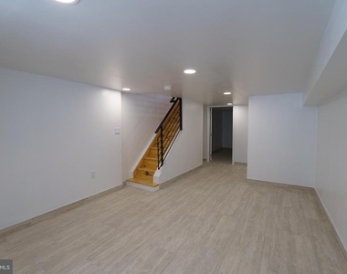 1926 S Lambert Street - Photo Thumbnail 30