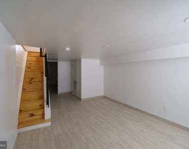 1926 S Lambert Street - Photo Thumbnail 25