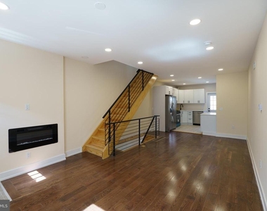 1926 S Lambert Street - Photo Thumbnail 4