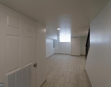 1926 S Lambert Street - Photo Thumbnail 28