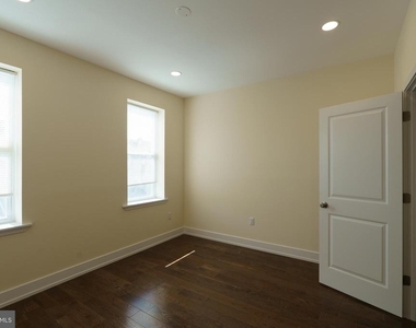 1926 S Lambert Street - Photo Thumbnail 20