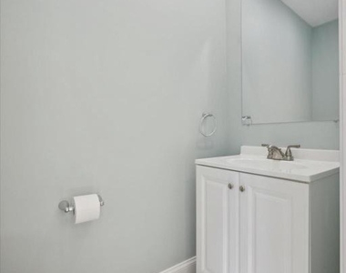 467 Ripka Street - Photo Thumbnail 6