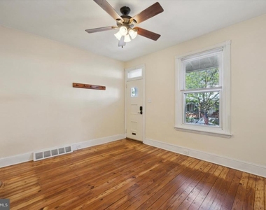 467 Ripka Street - Photo Thumbnail 4