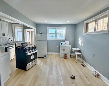 406 Kingsley Street - Photo Thumbnail 4