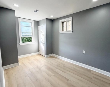 406 Kingsley Street - Photo Thumbnail 9