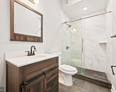 3220 W Diamond Street - Photo Thumbnail 13