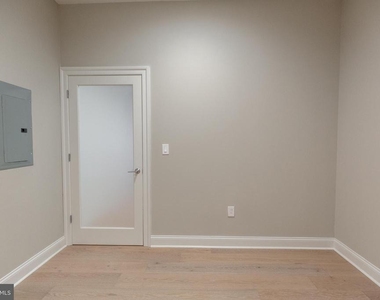 1411-1 Walnut Street - Photo Thumbnail 18
