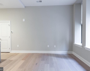 1411-1 Walnut Street - Photo Thumbnail 11
