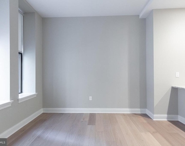 1411-1 Walnut Street - Photo Thumbnail 10