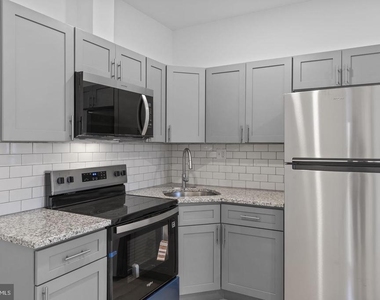 2600 S 7th Street - Photo Thumbnail 3