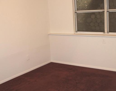 167 Parker Avenue - Photo Thumbnail 10