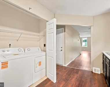 4815 Fairmount Avenue - Photo Thumbnail 8