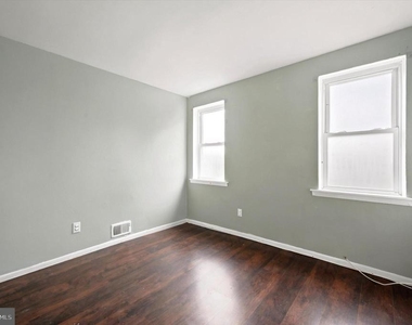 4815 Fairmount Avenue - Photo Thumbnail 6