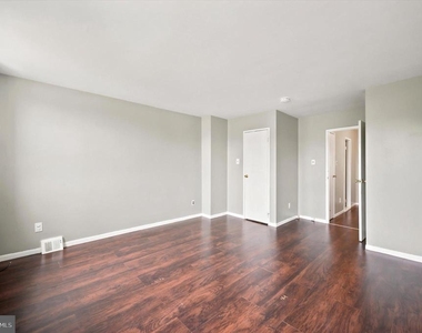 4815 Fairmount Avenue - Photo Thumbnail 16