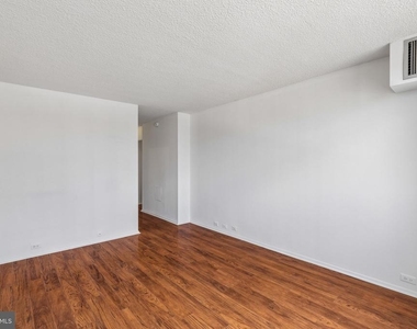 1326 Spruce Street - Photo Thumbnail 12