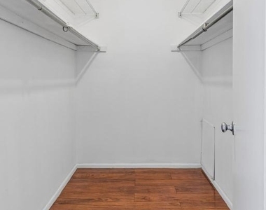 1326 Spruce Street - Photo Thumbnail 14