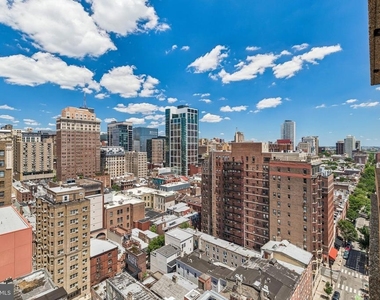 1326 Spruce Street - Photo Thumbnail 22