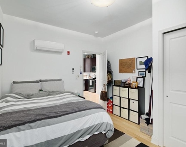 427 Monroe Street - Photo Thumbnail 6