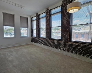 4368 Cresson Street - Photo Thumbnail 5