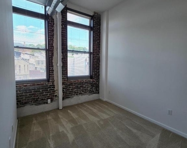 4368 Cresson Street - Photo Thumbnail 4