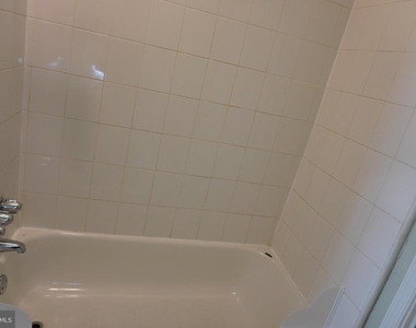 444 W Bringhurst Street - Photo Thumbnail 7