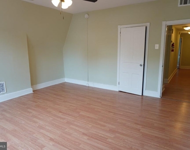 444 W Bringhurst Street - Photo Thumbnail 2