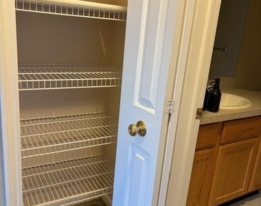 2692 S Knightsbridge Circle - Photo Thumbnail 14
