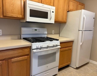 2692 S Knightsbridge Circle - Photo Thumbnail 4