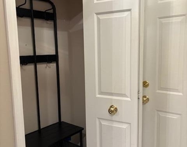 2692 S Knightsbridge Circle - Photo Thumbnail 17