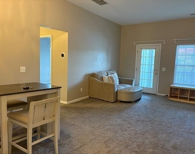 2692 S Knightsbridge Circle - Photo Thumbnail 8