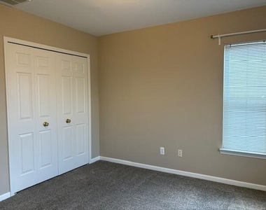 2692 S Knightsbridge Circle - Photo Thumbnail 18