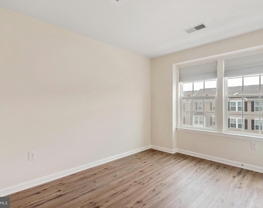 201 Susan Circle - Photo Thumbnail 9