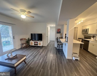 1129 W Main Street - Photo Thumbnail 3