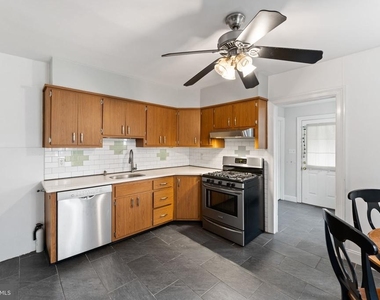 809 Ardmore Avenue - Photo Thumbnail 10