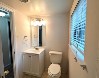 822 Putnam Boulevard - Photo Thumbnail 4