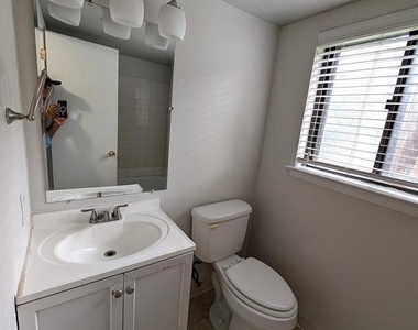 822 Putnam Boulevard - Photo Thumbnail 3