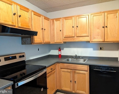 822 Putnam Boulevard - Photo Thumbnail 14