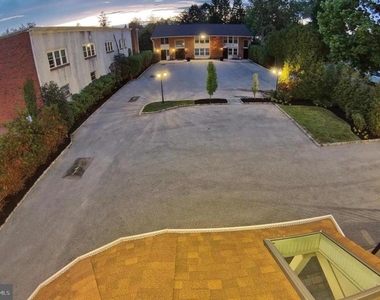 136 Garrett Avenue - Photo Thumbnail 5