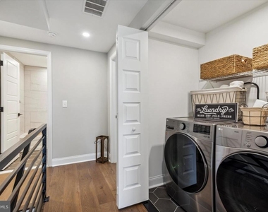 933 Henry Avenue - Photo Thumbnail 30