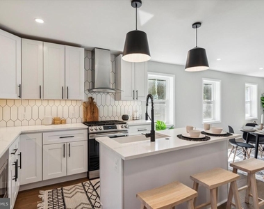 933 Henry Avenue - Photo Thumbnail 15