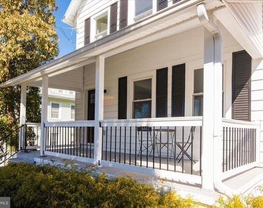 933 Henry Avenue - Photo Thumbnail 2